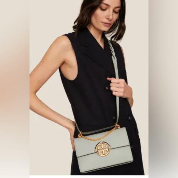 Tory Burch crossbody bag in mint condition and carried a couple times only - Picture 2 of 9